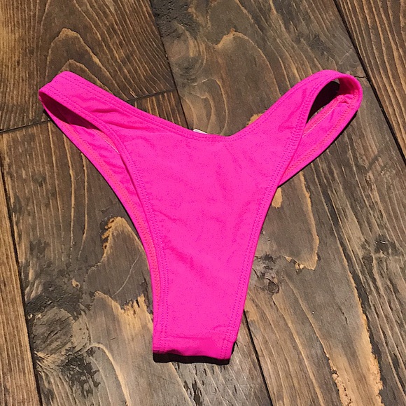 NWOT Pink Bikini🍑 - Picture 3 of 4